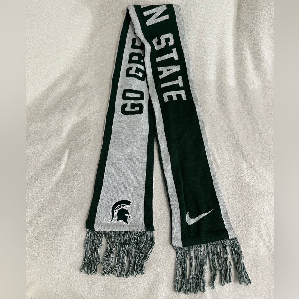 Nike Michigan State University reversible scarf!